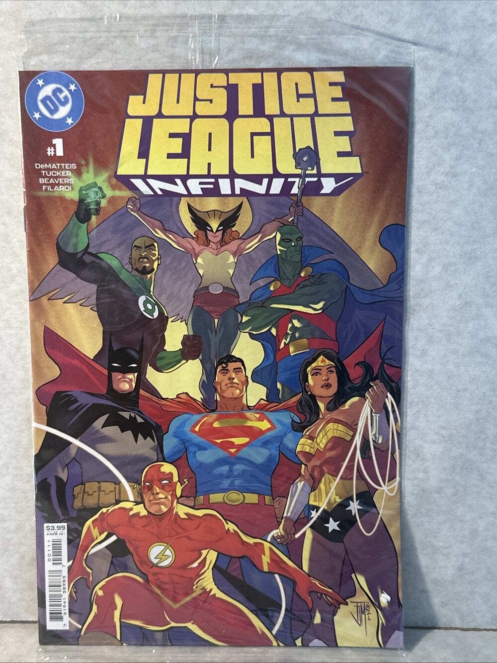 JUSTICE LEAGUE INFINITY #1 COMICS BOOKS DC COMICS MAGAZINE M12